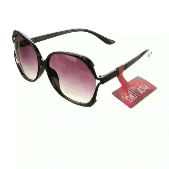 Bob Mackie oversized sunglasses NWT comes with unbranded sunglasses case main image 6